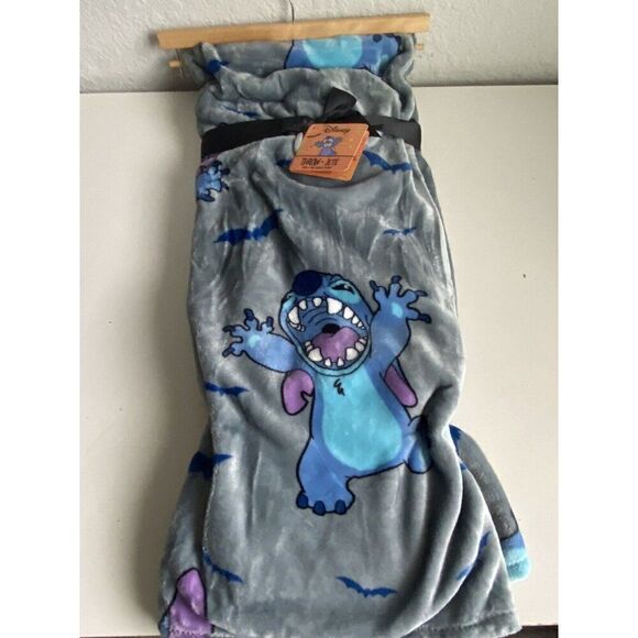 Disney Stitch Halloween Bats Dark Gray Soft Plush Throw Blanket 60” x 70” NEW - Picture 2 of 12